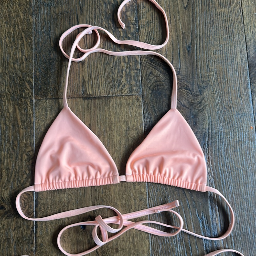 Kristen Lonie Bikini - Picture 3 of 8